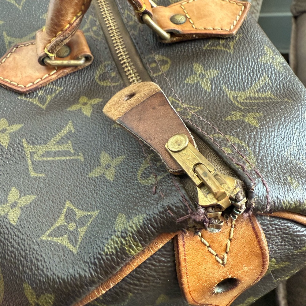 Louis Vuitton Vintage Monogram Speedy 30 - Picture 4 of 11